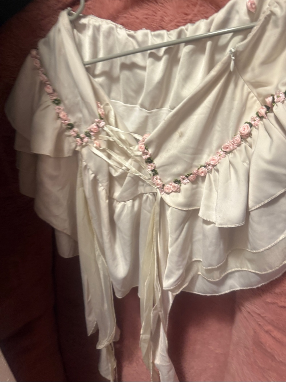 Cream Off-Shoulder Ruffle Top with Pink Rose Trim romwe skirt 3xl lace fairycore